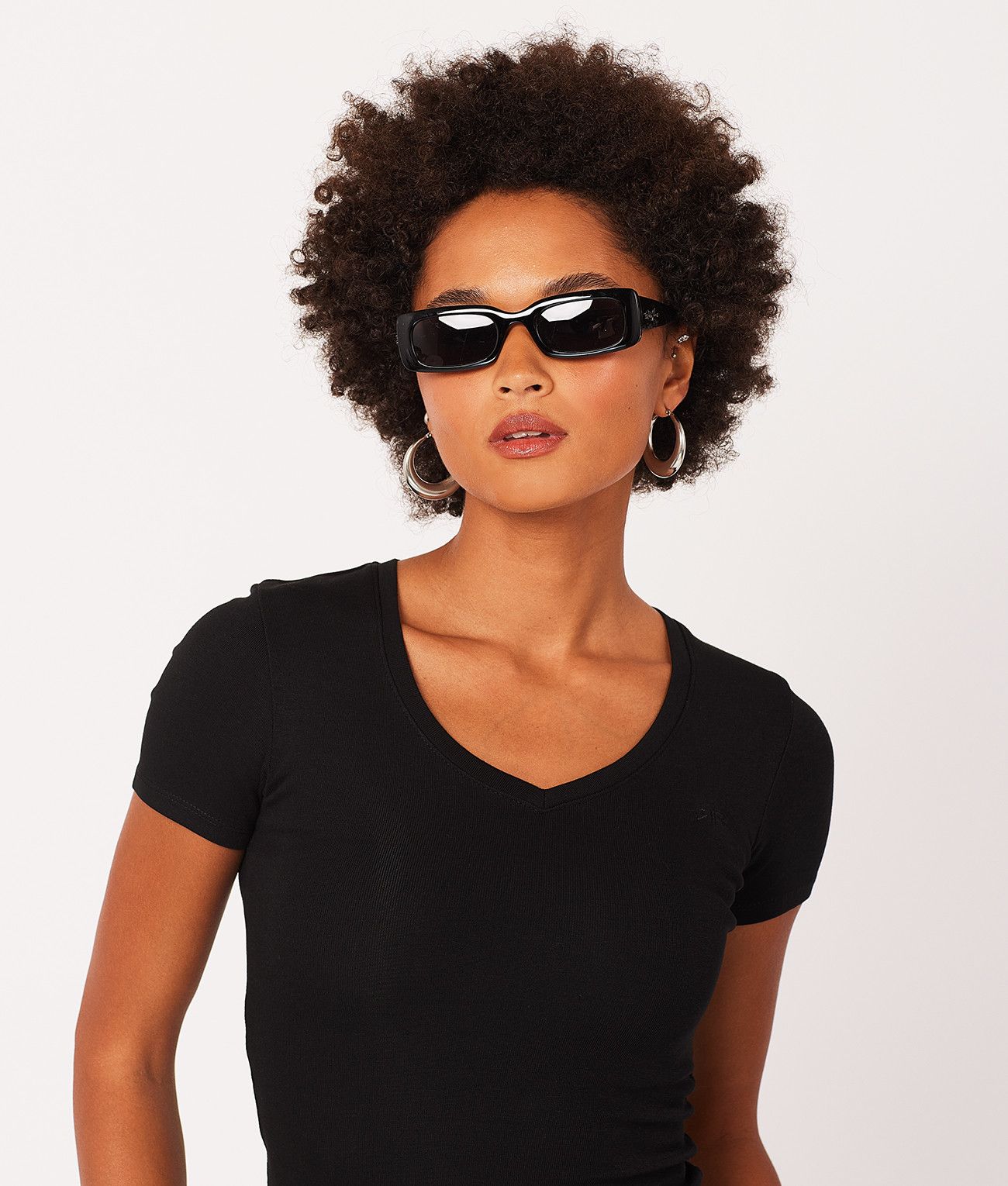 KYRA V T-SHIRT, BLACK