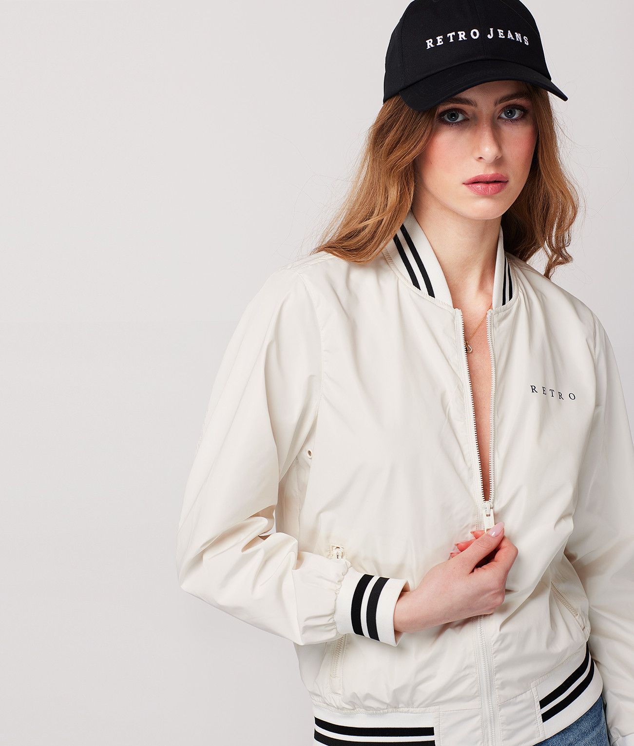 GWEN NŐI KABÁT, TÖRTFEHÉR