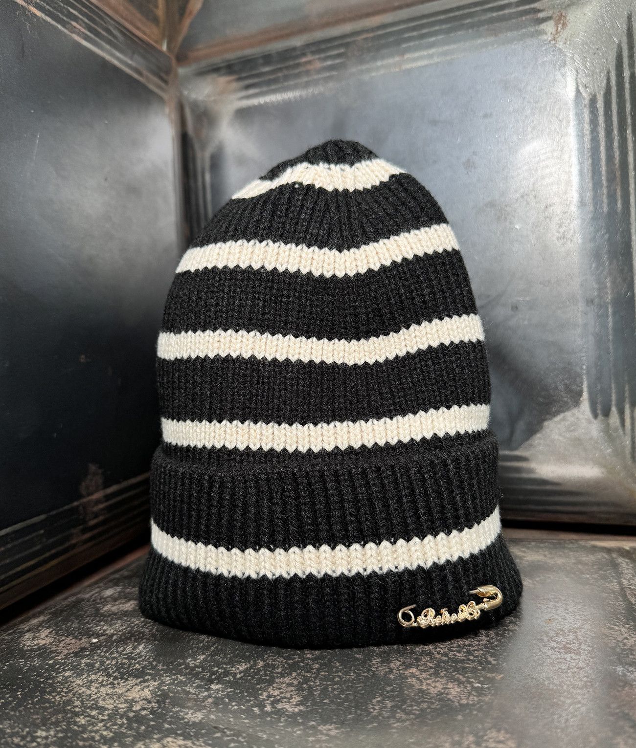 IZZY HAT HAT, BLACK