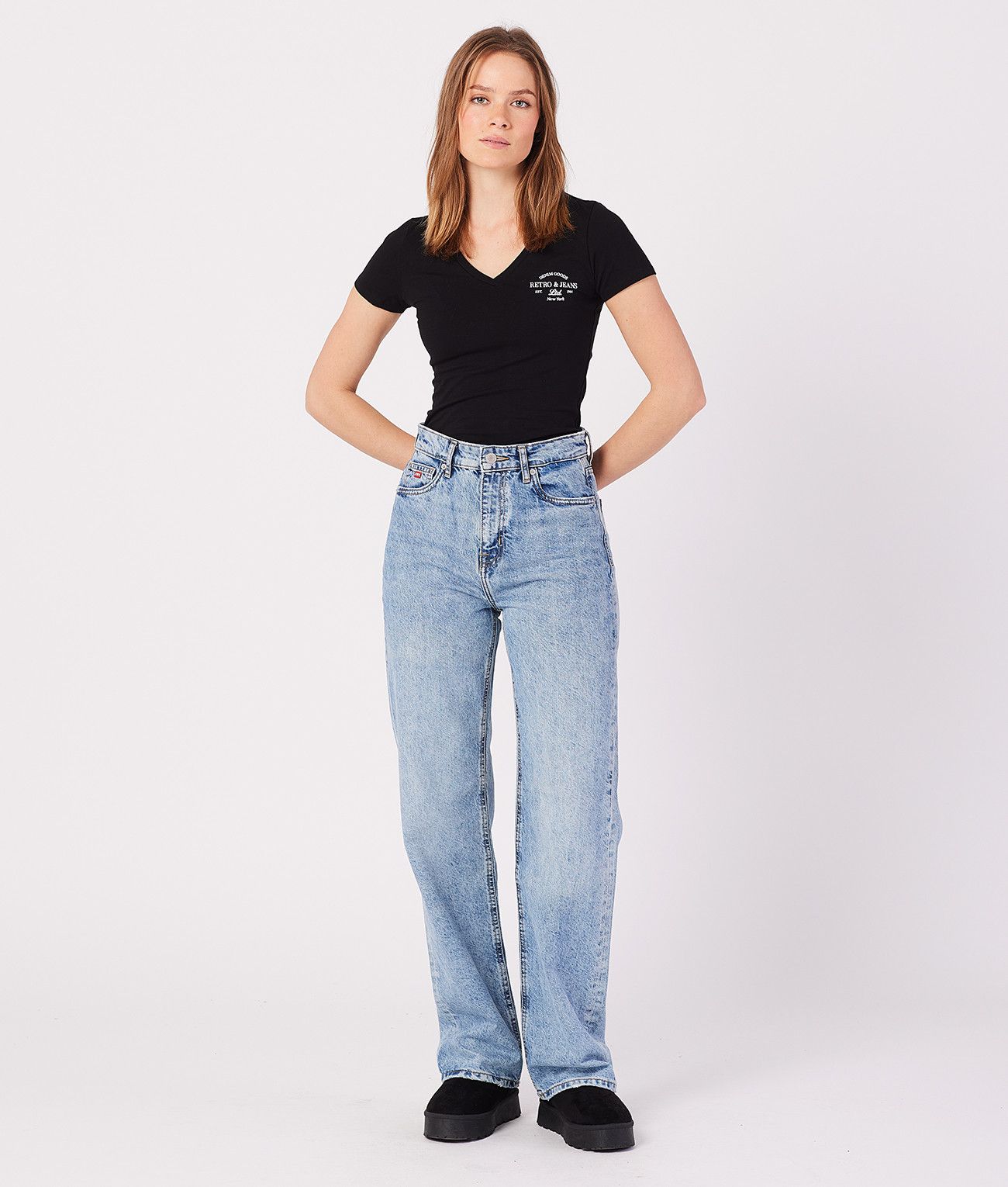 PETRA T-SHIRT, BLACK