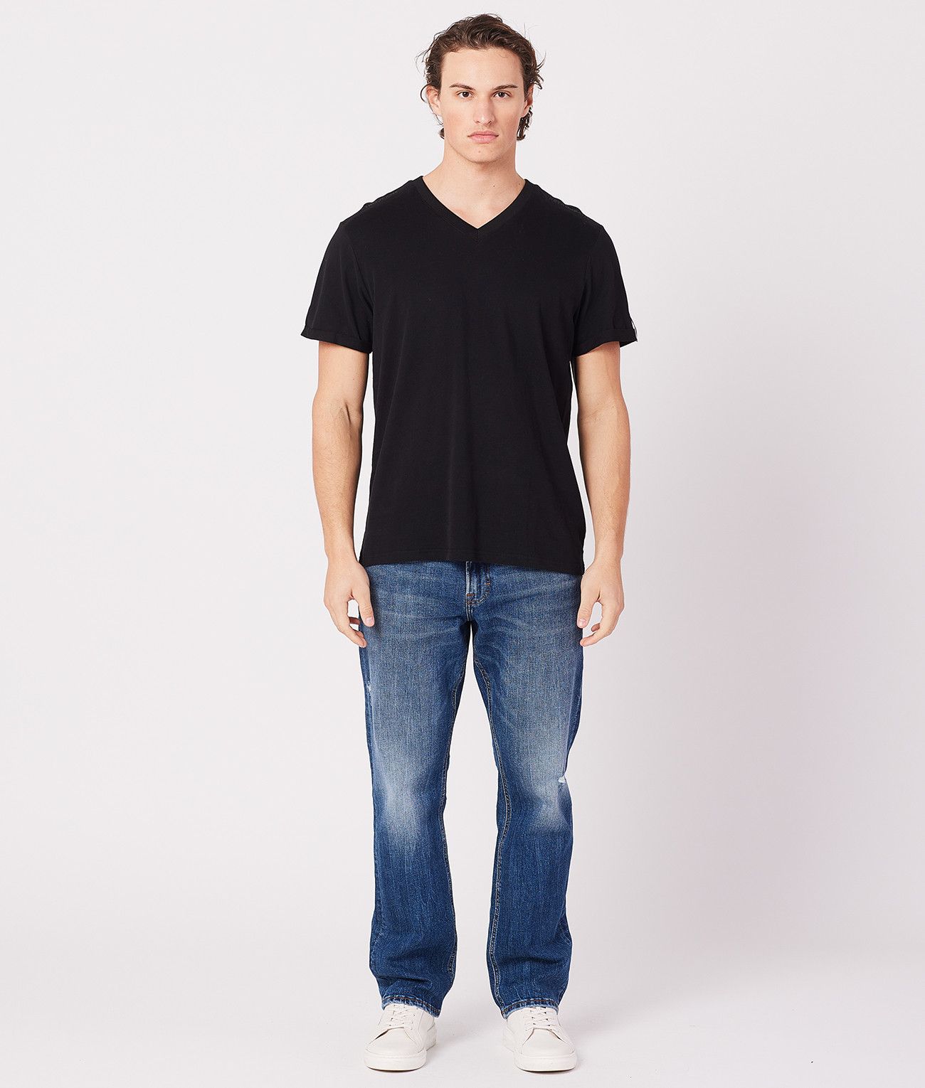 NATE V-NECK T-SHIRT, BLACK