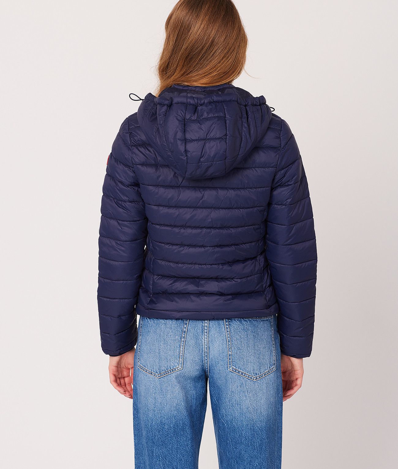MYA NŐI KABÁT, SÖTÉTKÉK