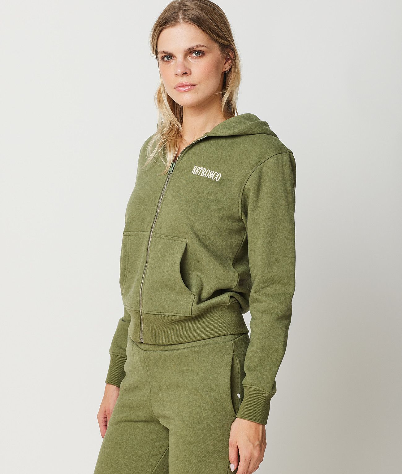KRISTEN NŐI CIPZÁRAS MELEGÍTŐFELSŐ, KHAKI