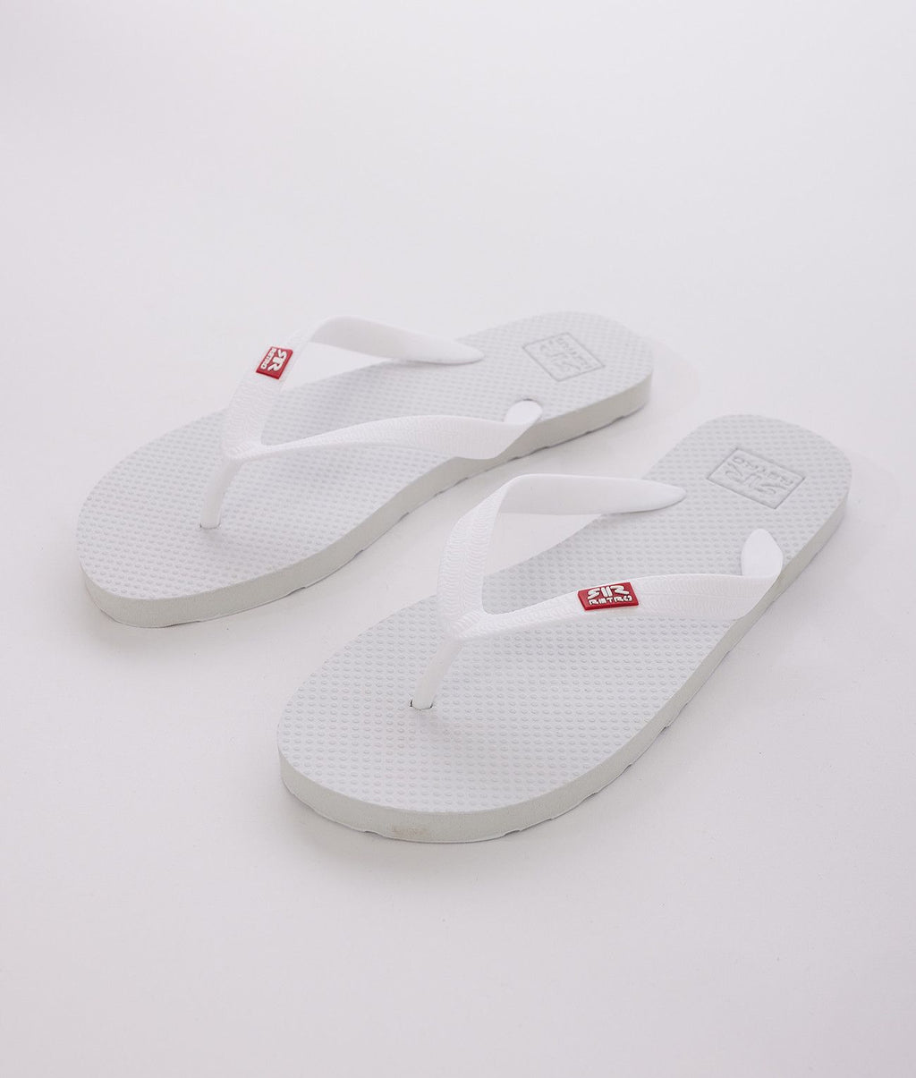 LORENZA NŐI LÁBUJJKÖZÖS PAPUCS, FEHÉR